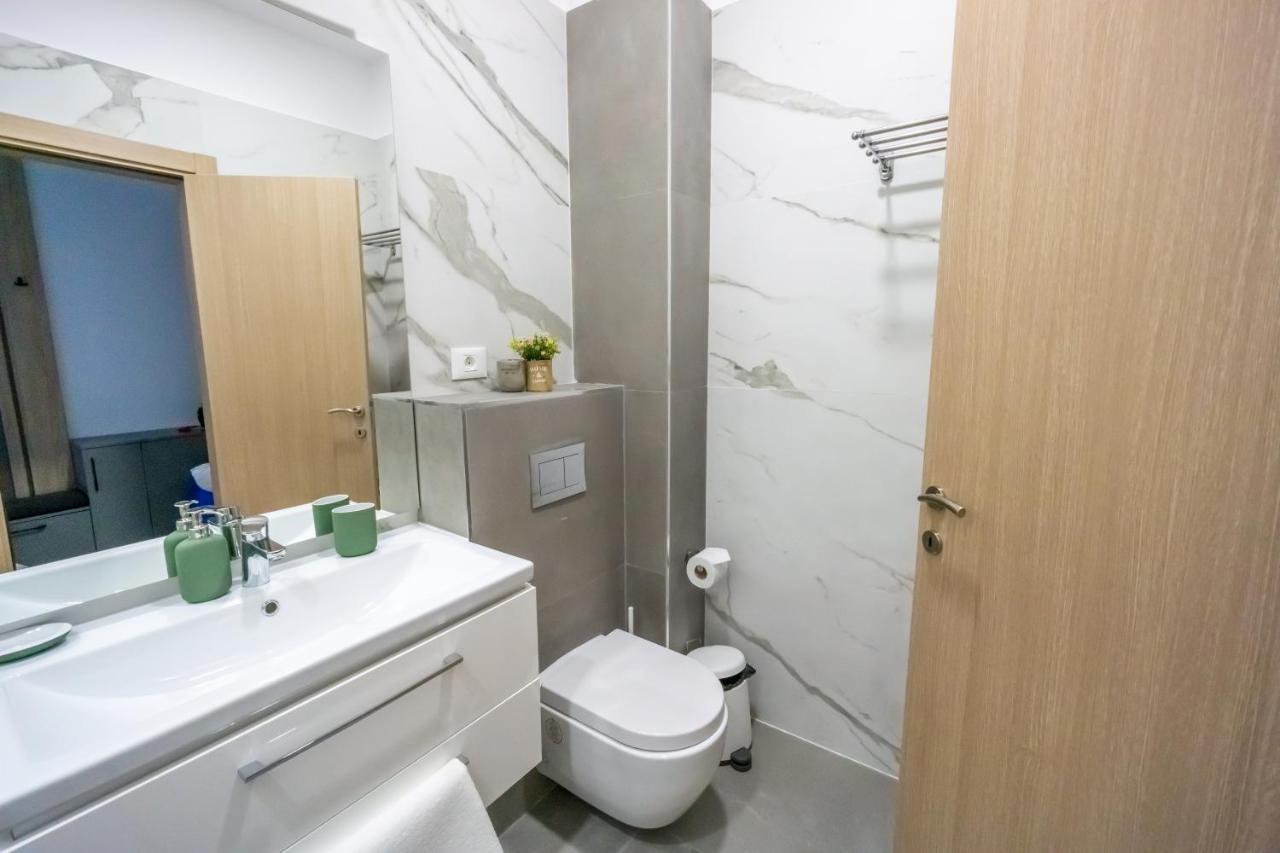 Your New And Modern Home 布加勒斯特 外观 照片