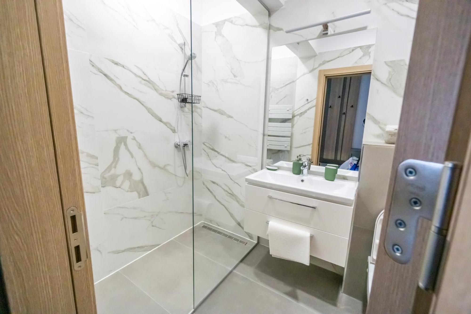 Your New And Modern Home 布加勒斯特 外观 照片